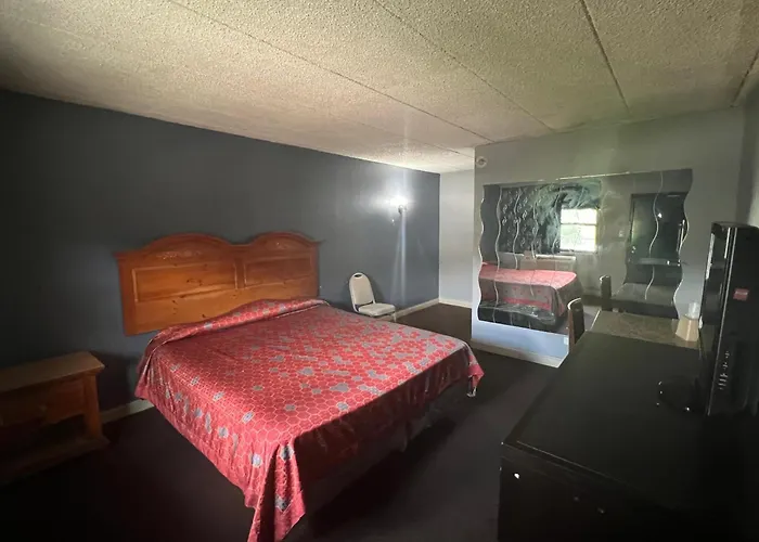 Capital O Empire Chicago I-94 Motel 2*